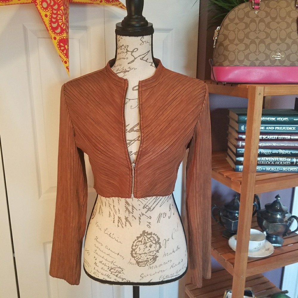 BEBE - GENUINE Leather crop